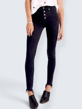Madewell 9" High Rise Skinny Jeans Size 28 Raw
Step Hem Berkley Black Wash
